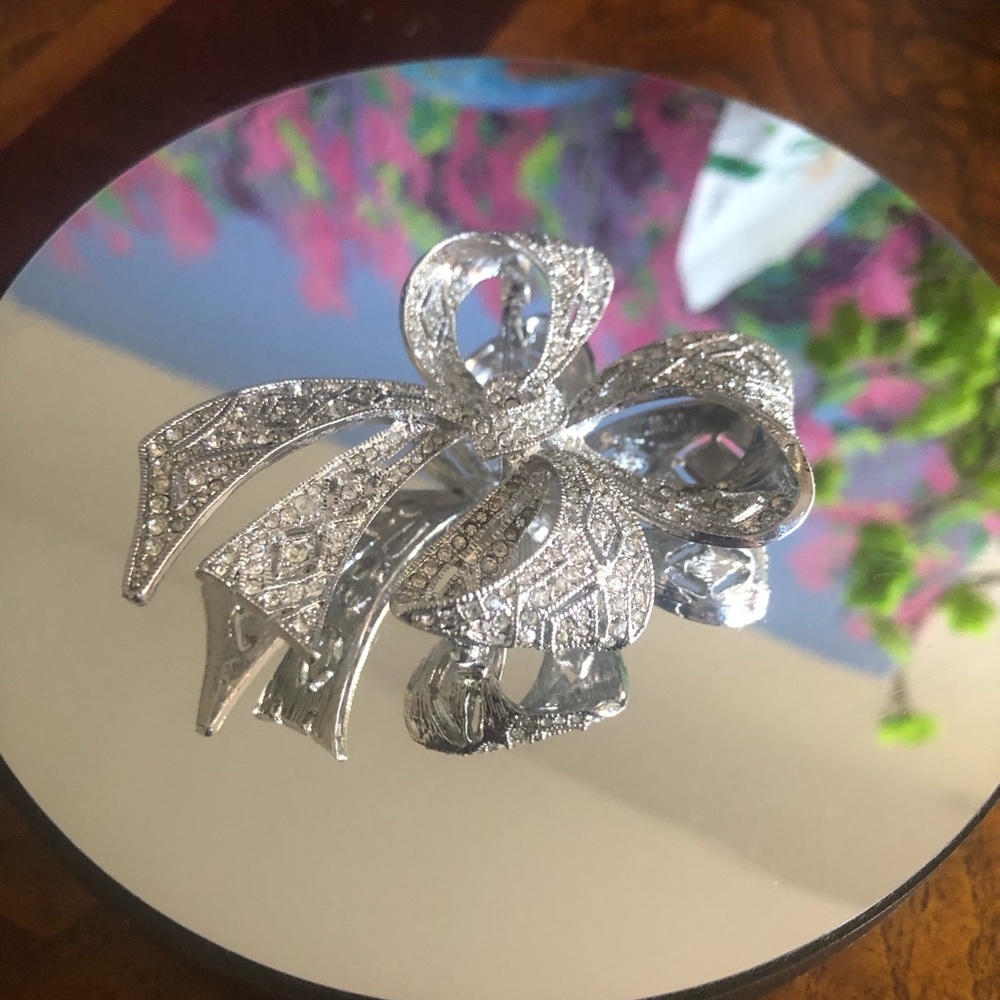 Vintage art deco Kenneth Jay Lane rhinestone bow brooch pin